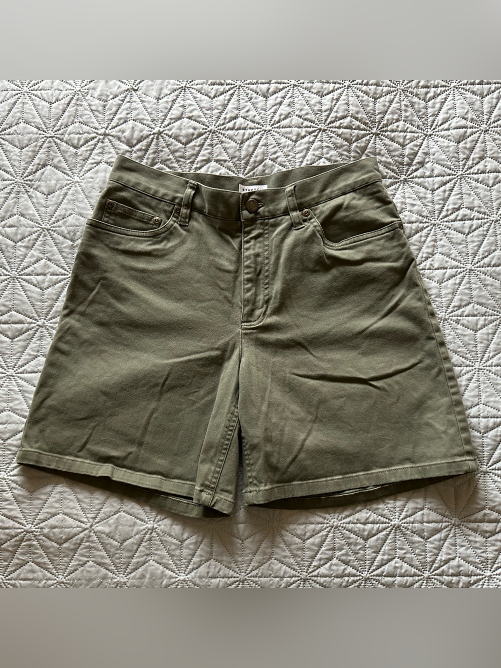 Jones Sport Olive Green Shorts